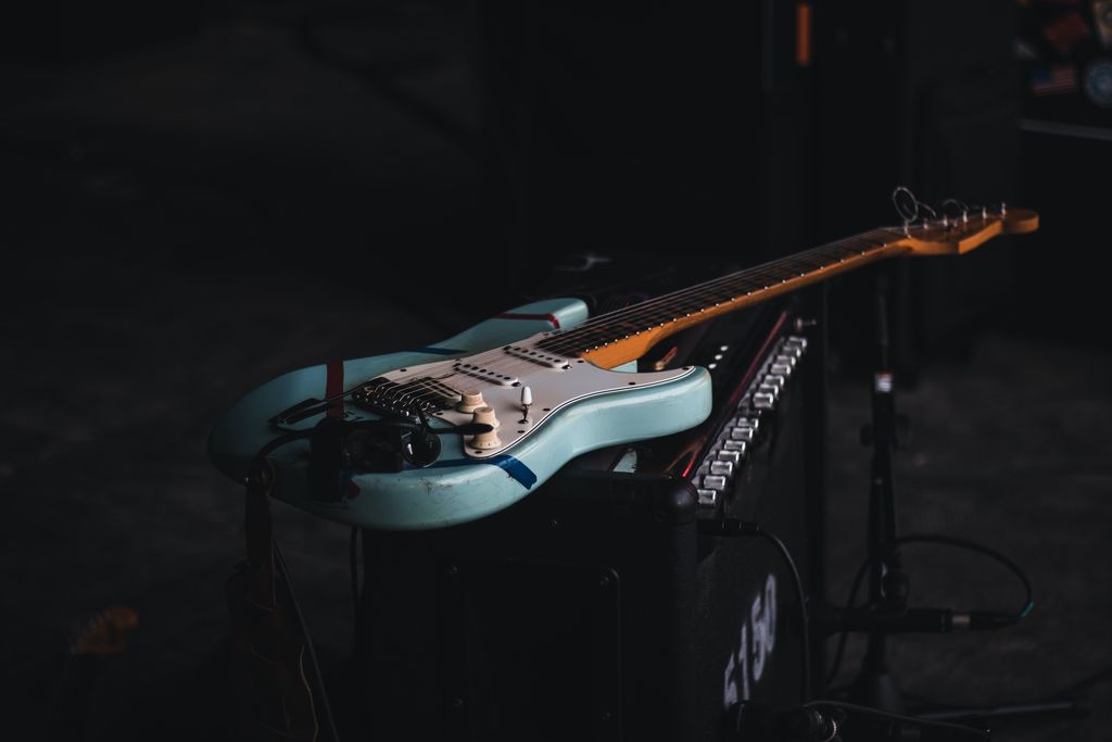 sell us your guitar